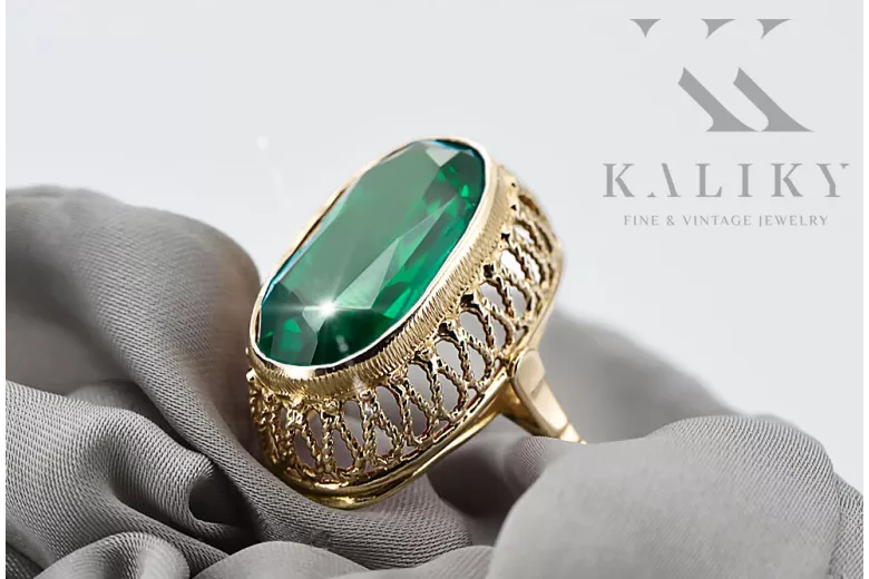 Emerald 14K Yellow gold Ring Vintage style vrc129y